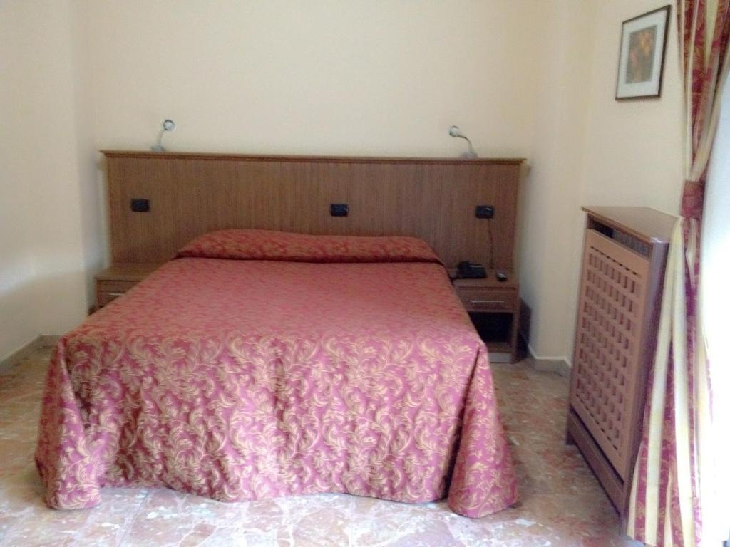 York Hotel Cinisello Balsamo Room photo